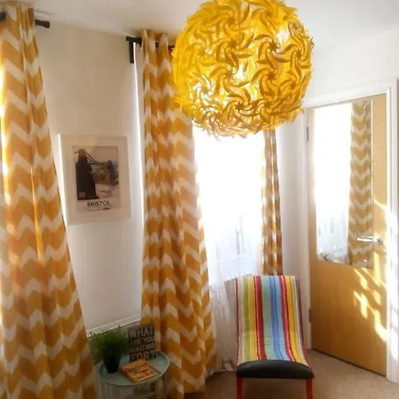 Flat 2 Basement Flat Bs3