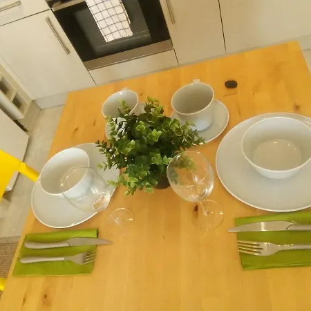 Flat 2 Basement Flat Bs3 * Bristol
